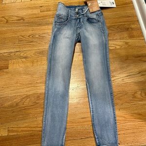 NWT Sahara skinny jeans! Size 1